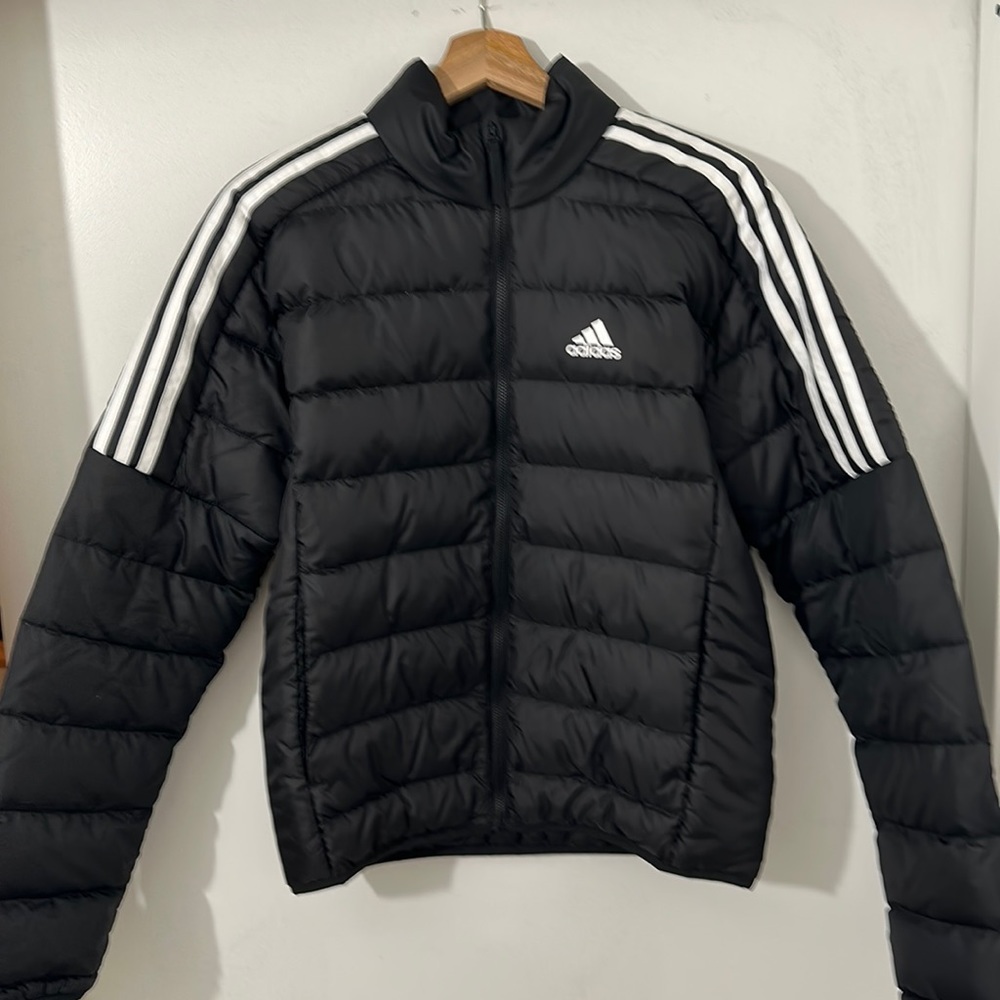 Adidas Essentials goose down winter jacket.  Size men’s small like new condition